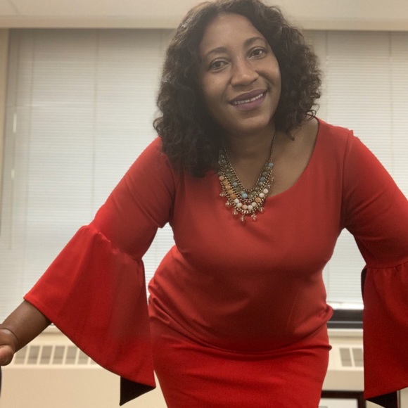 Meet Evelyn!  Welcome to my closet (comments full) - Picture 2 of 11